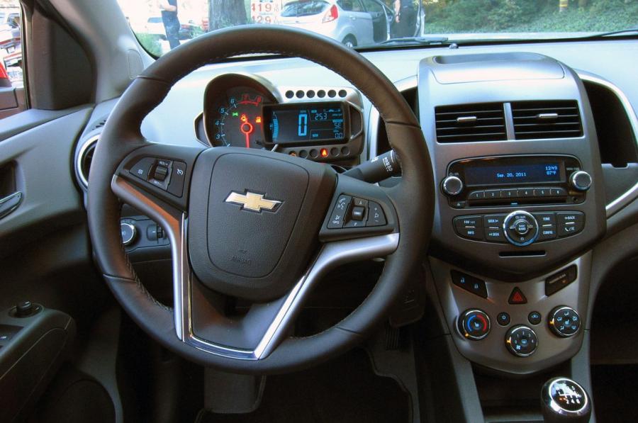  Chevrolet Sonic 2012 года  (фото 47 из 66)